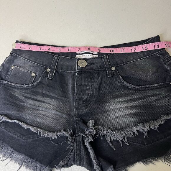 One Teaspoon Womens 25 Faded Black Low Rise Denim Shorts Distressed Grunge 29W - Picture 7 of 9